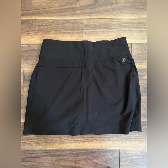 BLACK GOLF SKIRT - Picture 2 of 2